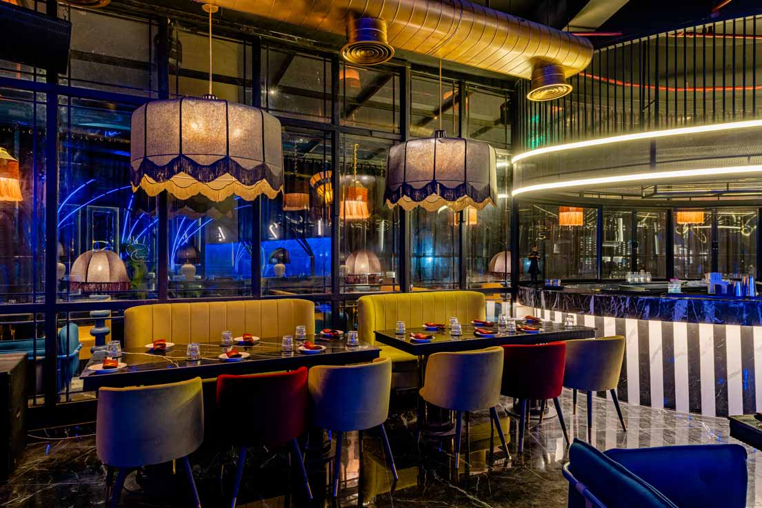 Friends enjoying a corporate celebration at The Game Palacio Pitampura dining and gaming zone